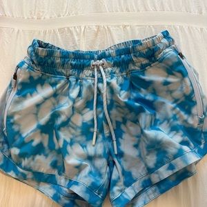 Athleta girls shorts blue tie die size 8-10